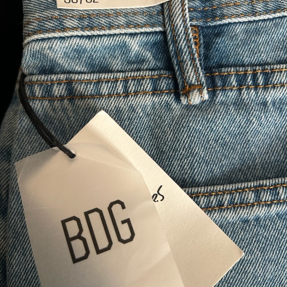 ๐ BDG NWT Baggy Skate Fit Denim Jean ~Size 38/32 - Picture 3 of 9